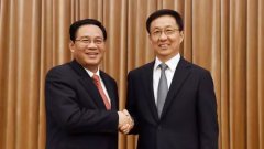 <b>舞美设计：李强任上海书记:上海要继续当好改革开放排头兵</b>