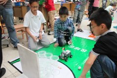 温州青少年活动中心举行了创意智能机器人大赛