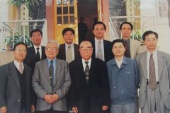 年会活动策划：并开办了大专层次的公关教育